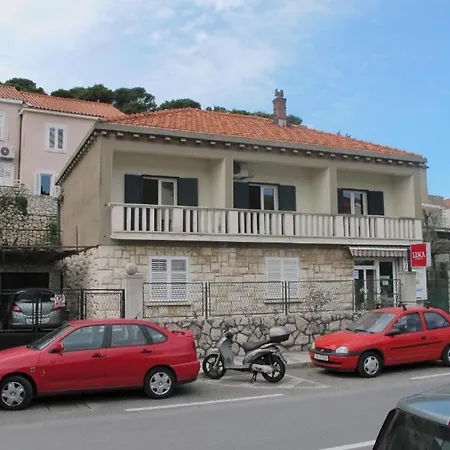 Apartment Red