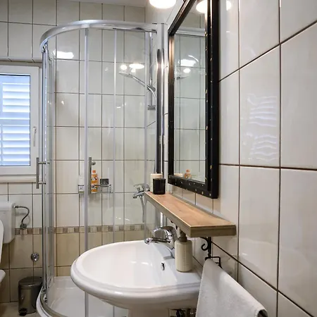 Apartment Red *