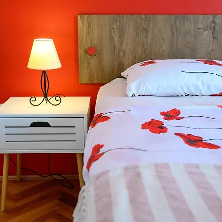 Apartment Red