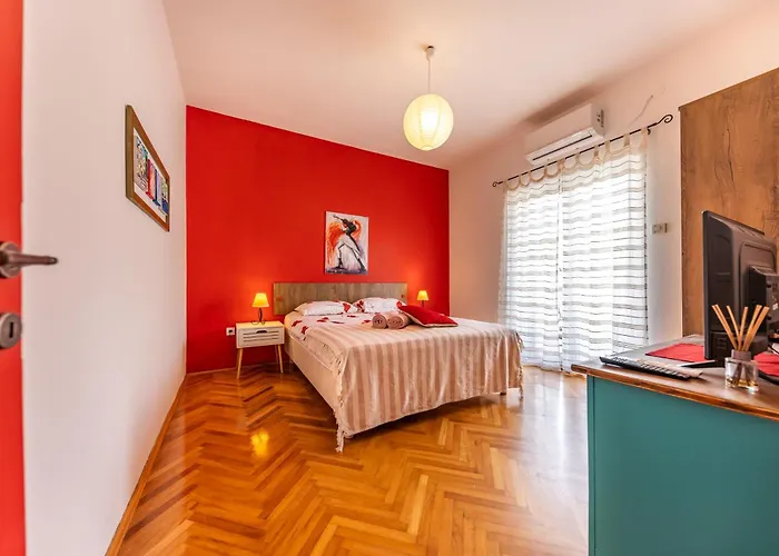 Apartament Red *