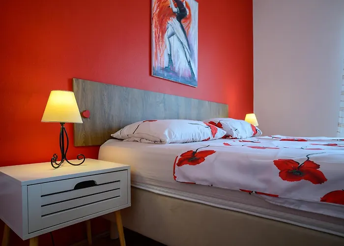 Red Apartament *